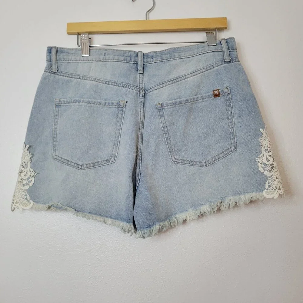 Jessica Simpson Size 10 Shorts Women's Beloved High Waist Light Wash Frayed Hem